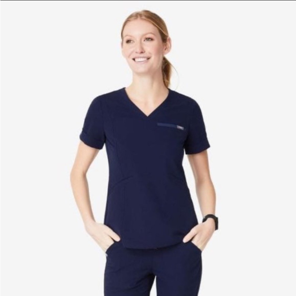 FIGS Zinga Top in Navy